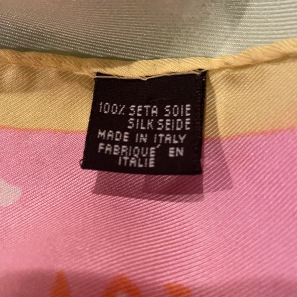 Blumarine silk scarf 🧣 - Picture 8 of 10